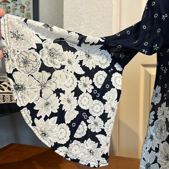 Ember Blue Floral Coverup - Picture 2 of 7